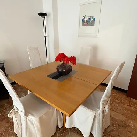 Ampio Lägenhet *