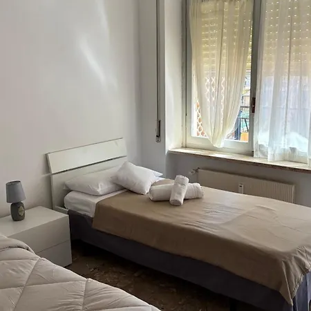 Ampio Apartamento Albissola Marina