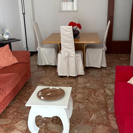 Ampio Apartament Albissola Marina